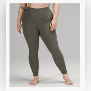 NWOT Lululemon Wunder Under Leggings